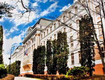 University of Medicine and Pharmacy, Targu Mures Building